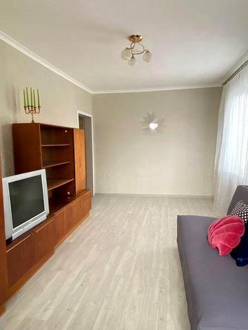 Продам двокімнатну квартиру/ В оренду не здається, вона в оренді