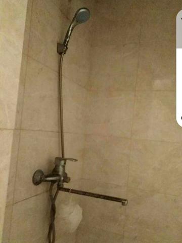 Здам кімнатну в гуртожитку блок на дві сімї в центрі