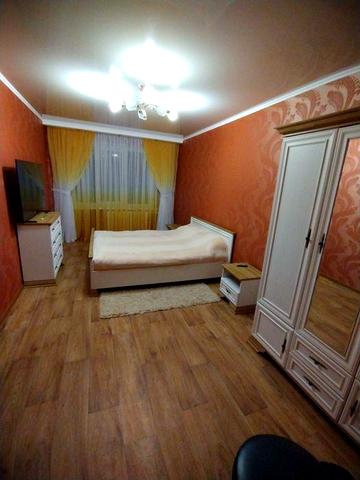 На довготривалий термін 2-х кімнатна квартира центр