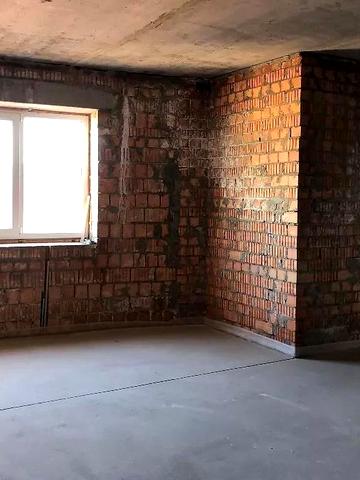 Парусна вул. (Героїв Сталінграду), 1