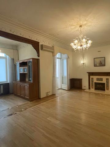 Архітектора Городецького вул., 15