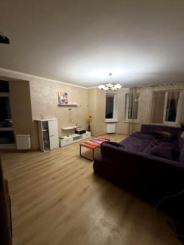 Здається в оренду 4-кімнатна дворівнева квартира