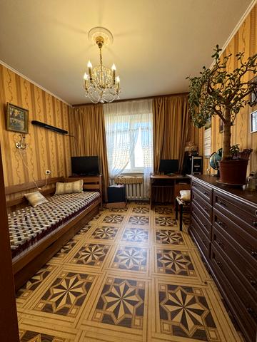 Небесної Сотні просп. (Маршала Жукова), 77