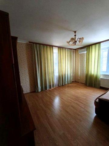 2к, с.Чайки, метро Житомирська 20хв. автобусом