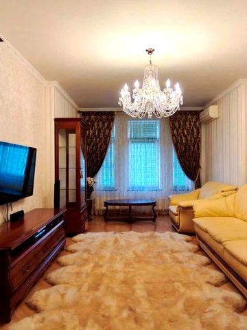 Продаж 3-кімнатної  квартири в центрі  нашого славного міста.