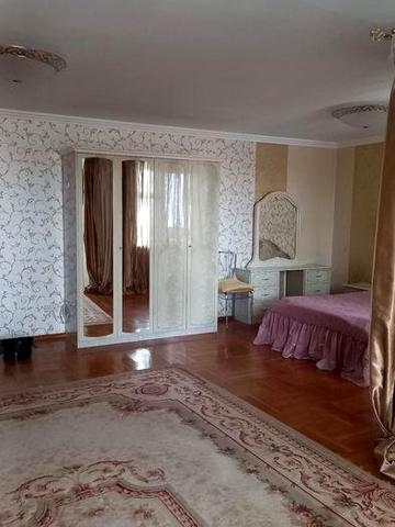 Оренда великої 1 кім квартири  5/9  в ценрі