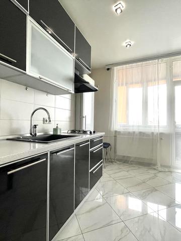 майдан Героїв Небесної Сотні пл. (Руднєва майдан), 14/1