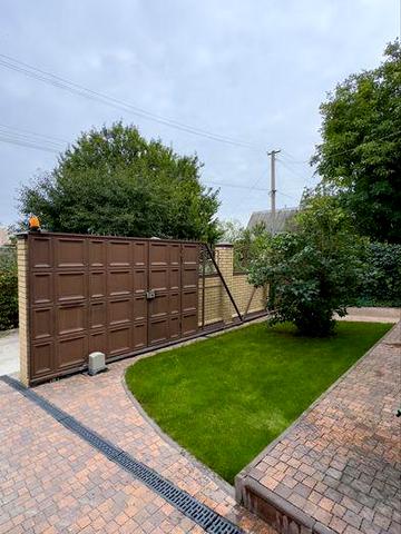 Продам добротний будинок