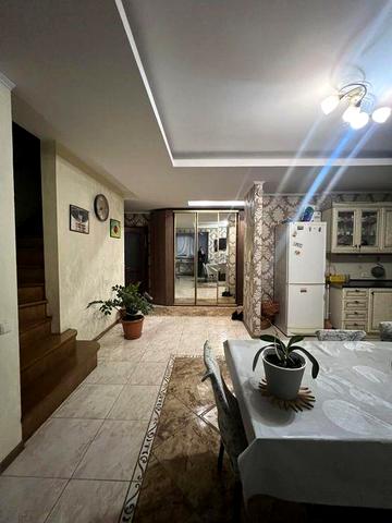 ЖК Цветок Молдаванки. Продам 2-х ярусную 5 комн. квартиру с ремонтом.
