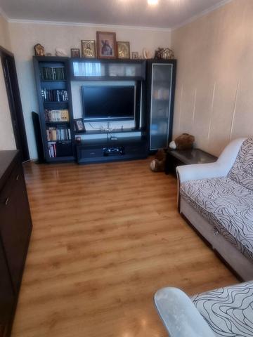 Червоної Калини просп. (Володимира Маяковського), 8-Б