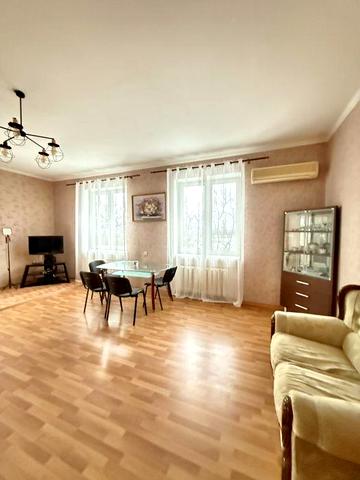 Оренда окремого приватного будинку