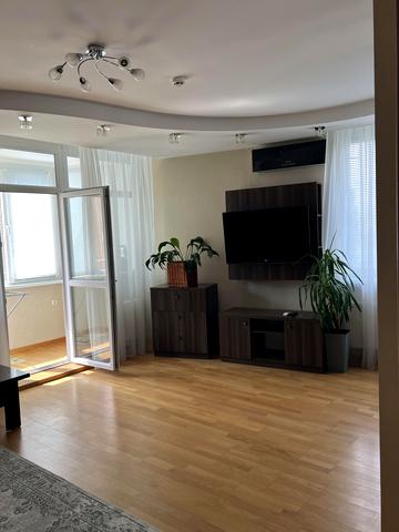 Юлії Здановської вул. (Ломоносова), 73-Г