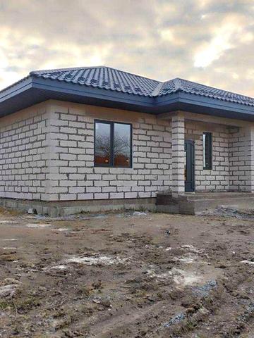 Новобудова на 10 сотках в затишному районі міста