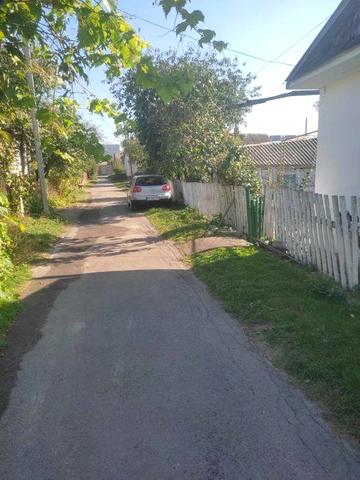 Будинок з земельною ділянкою. Власник! Терміново! Є світло,та опалення