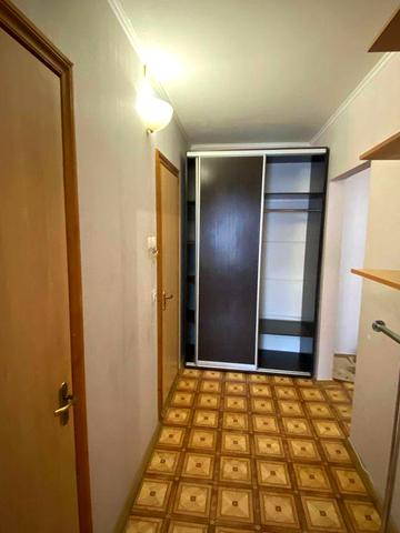 Продам велику 2 кім. квартиру Позняки вул. Михайла Драгоманова 12а.