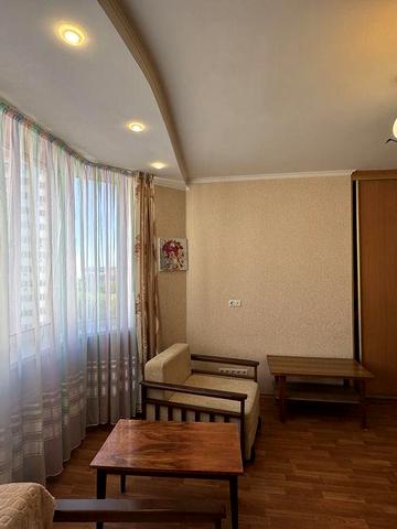 Оренда квартири Симоненко 4