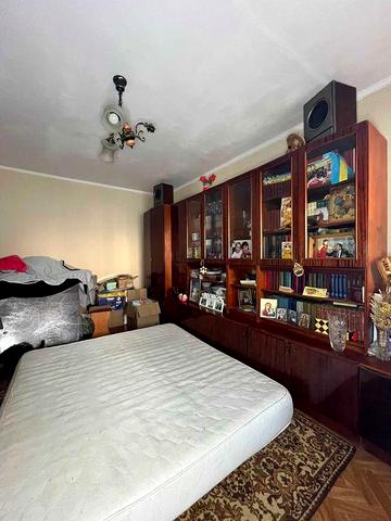 БЕЗ% Продам 4-к квартиру вул. Ревуцького 7, Харківська / Позняки