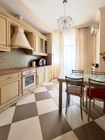 Євгена Коновальця вул. (Щорса), 32-Б