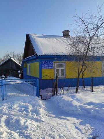 Продаж житлового будинку із земельною ділянкою