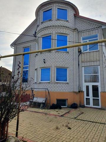 Продаётся добротный 3-х эт.дом в Константиновке.