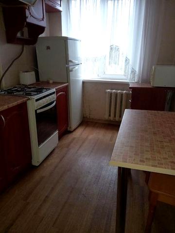 СДАЕТСЯ 2 ком квартира БМВ дом 32, 2 этаж.