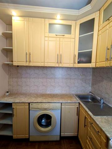 Р-н Лукьяненко. Все є. Світло не вимикають. Можно з тваринкою.