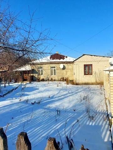 Продам частину будинку. Вул.Сагайдачного,7а.