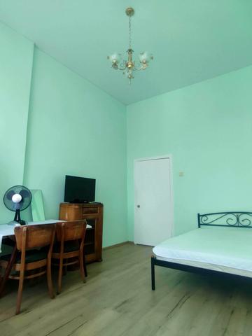 Саксаганського вул., 33