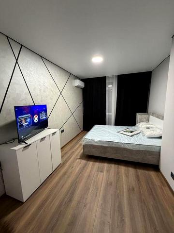 Сдам новую квартиру долгосрочно ЦЕНТР!