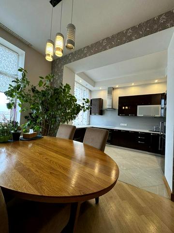 Дмитрівська вул., 66-А