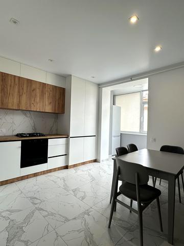 Пасічна вул., 177