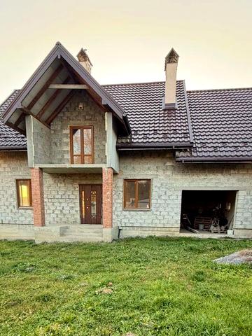 Продаж будинку біля Новояворівська