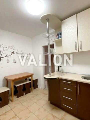 Срібнокільська вул., 14