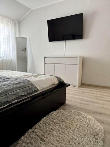 Здам в оренду чотирьохкімнатну квартиру в центрі