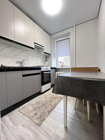 Кулика і Гудачека вул. (Макарова), 30