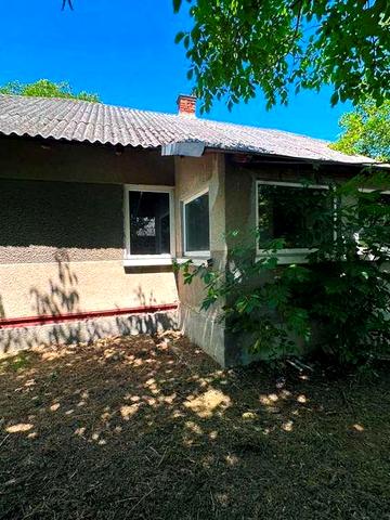 Продаж житлового будинку