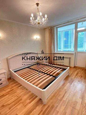 БЕЗ Комісії Продаж 2х кімнатної квартири метро Осокорки КОД № 21147220