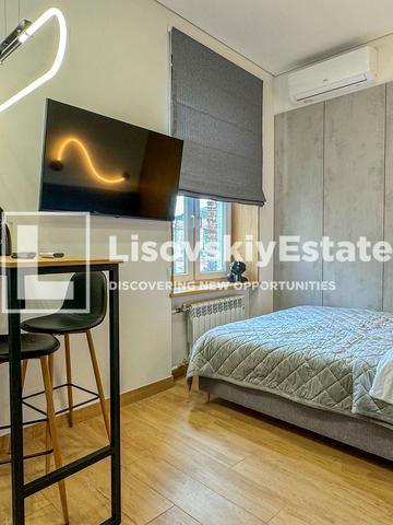 Інститутська вул., 24/7