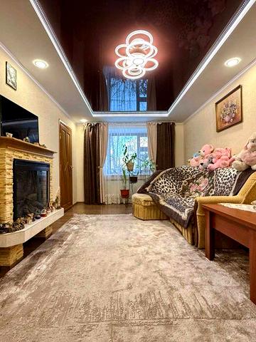 3 кімнатна з гаражем у центрі