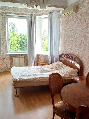 Прорізна вул., 13