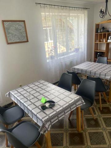 Здається в оренду будинок центр Яремча ! Довгостроково!