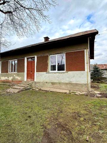 Продаж будинку у Нежухові