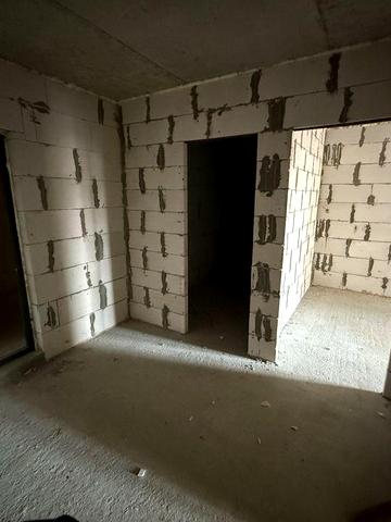 Простора 1-кімнатна квартира з балконом