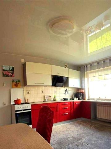 Шикарний будинок з приємною атмосферою у передмісті