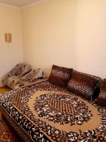 Продам 2х кімнатну квартиру вул. Варшавська