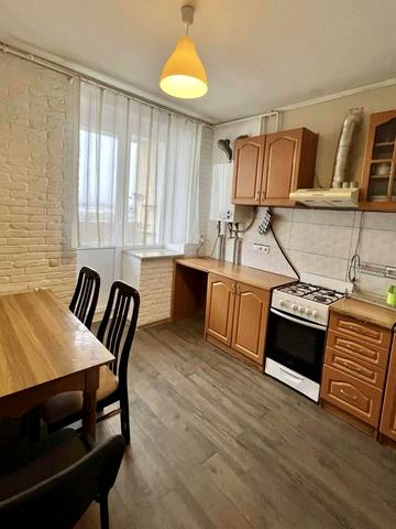 Вереснева вул., 1