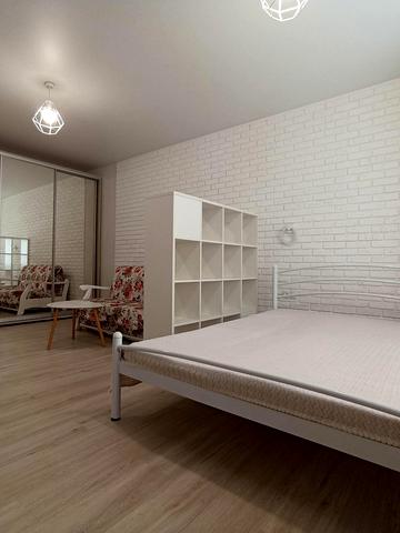 Ярослава Баїса вул. (Володимира Висоцького), 21