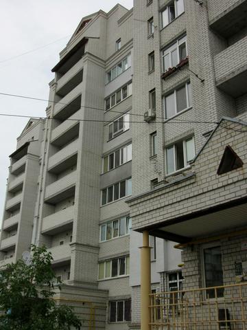 Паркова вул., 12