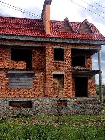 Недобудова в с. Золотарево Хустського р-ну