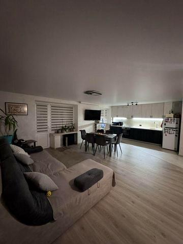 Продаж квартири по вул.Набережна